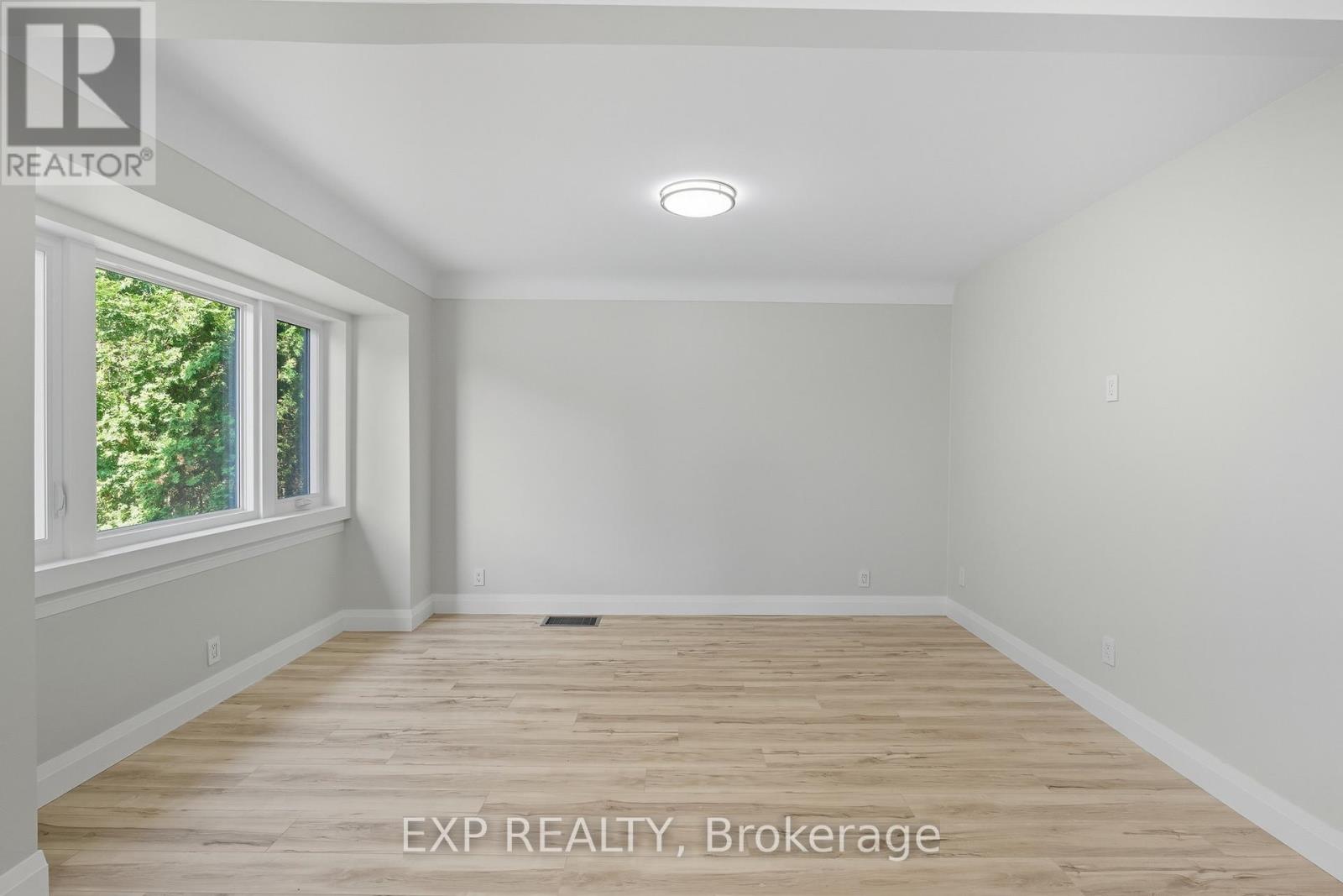 Upper - 397 East 28th Street, Hamilton, Ontario  L8V 3J9 - Photo 6 - X12525482