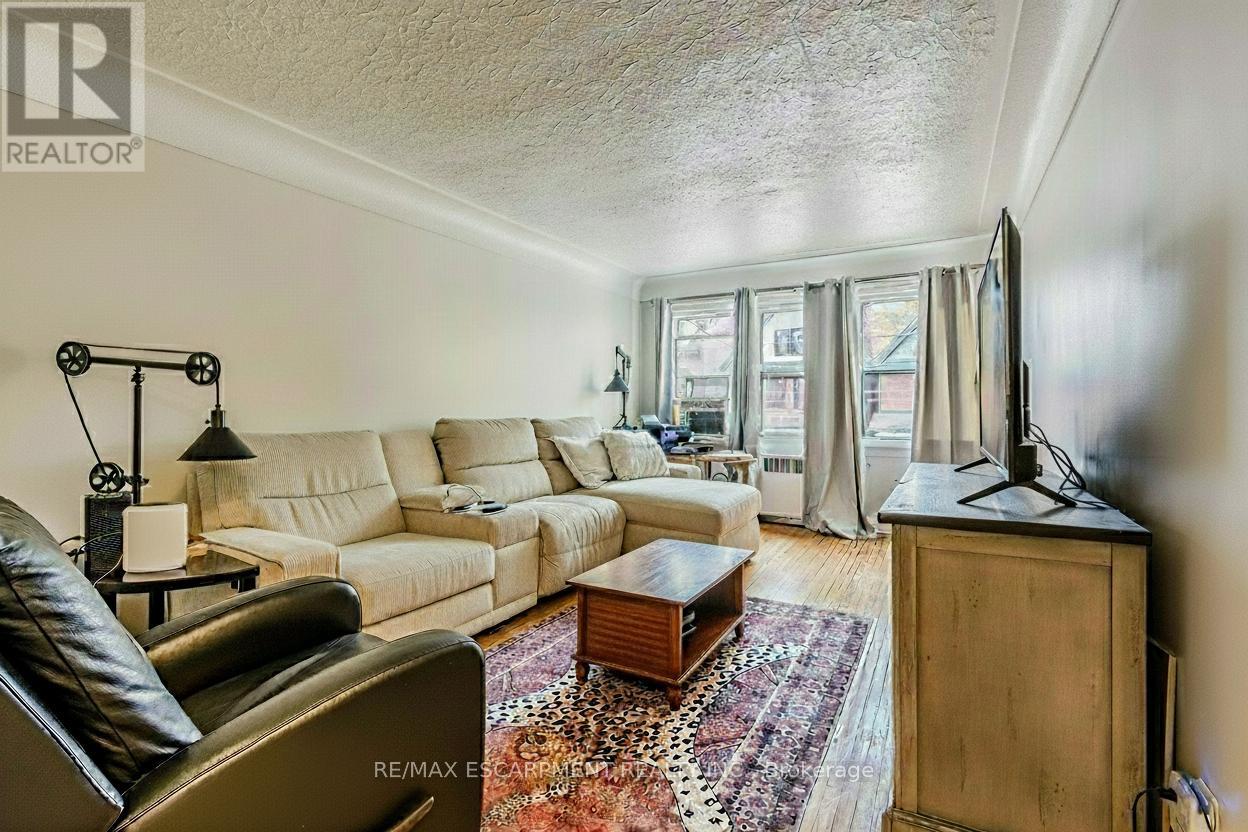 172 Markland Street, Hamilton, Ontario  L8P 2K5 - Photo 12 - X12525466