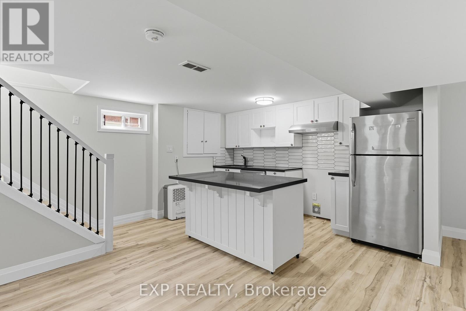 Lower - 397 East 28th Street, Hamilton, Ontario  L8V 3J9 - Photo 5 - X12525480