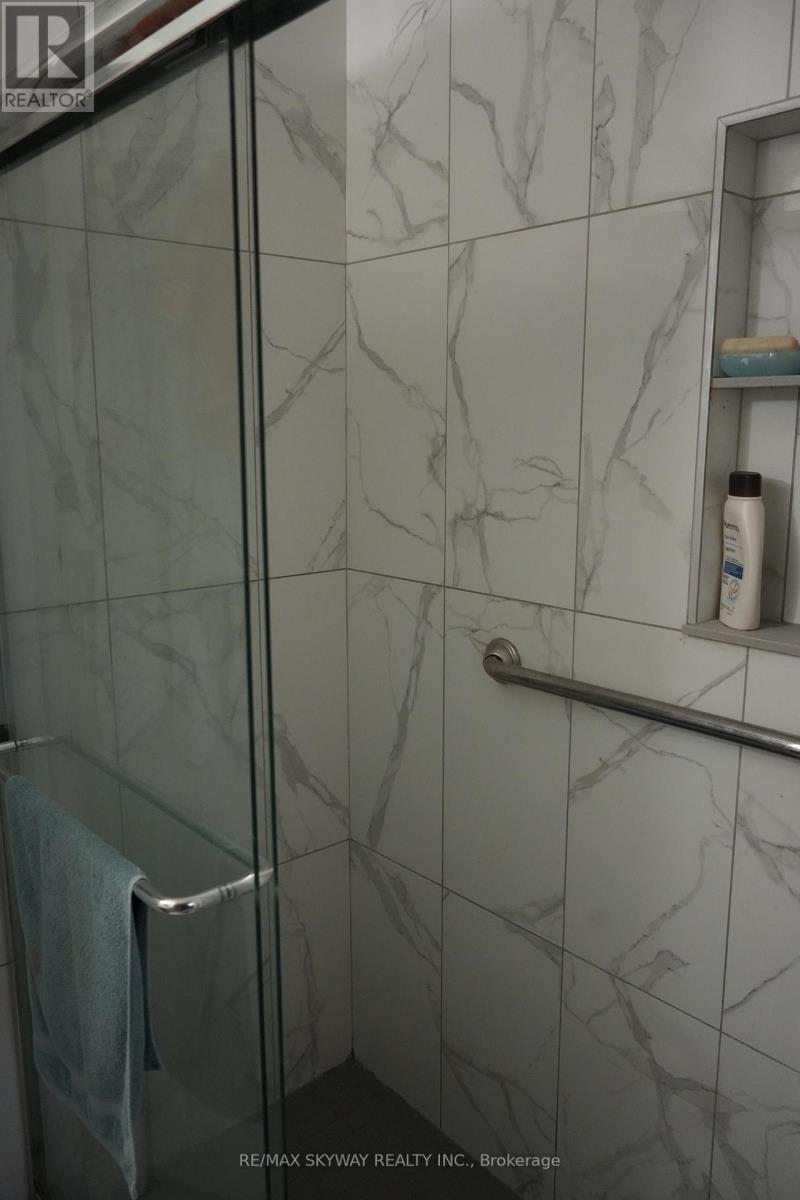 34 Appalachian Crescent, Kitchener, Ontario  N2E 1A3 - Photo 16 - X12525488