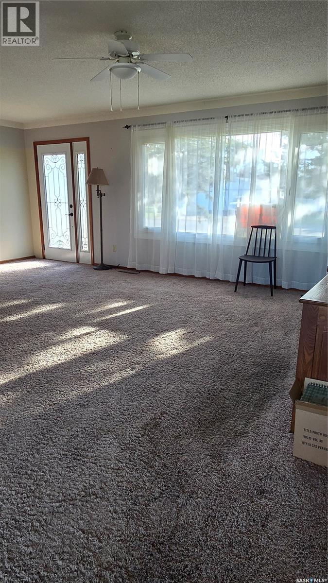 602 Boscurvis Avenue, Oxbow, Saskatchewan  S0C 2B0 - Photo 13 - SK023642