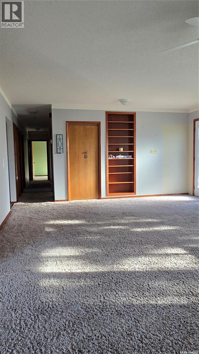 602 Boscurvis Avenue, Oxbow, Saskatchewan  S0C 2B0 - Photo 14 - SK023642