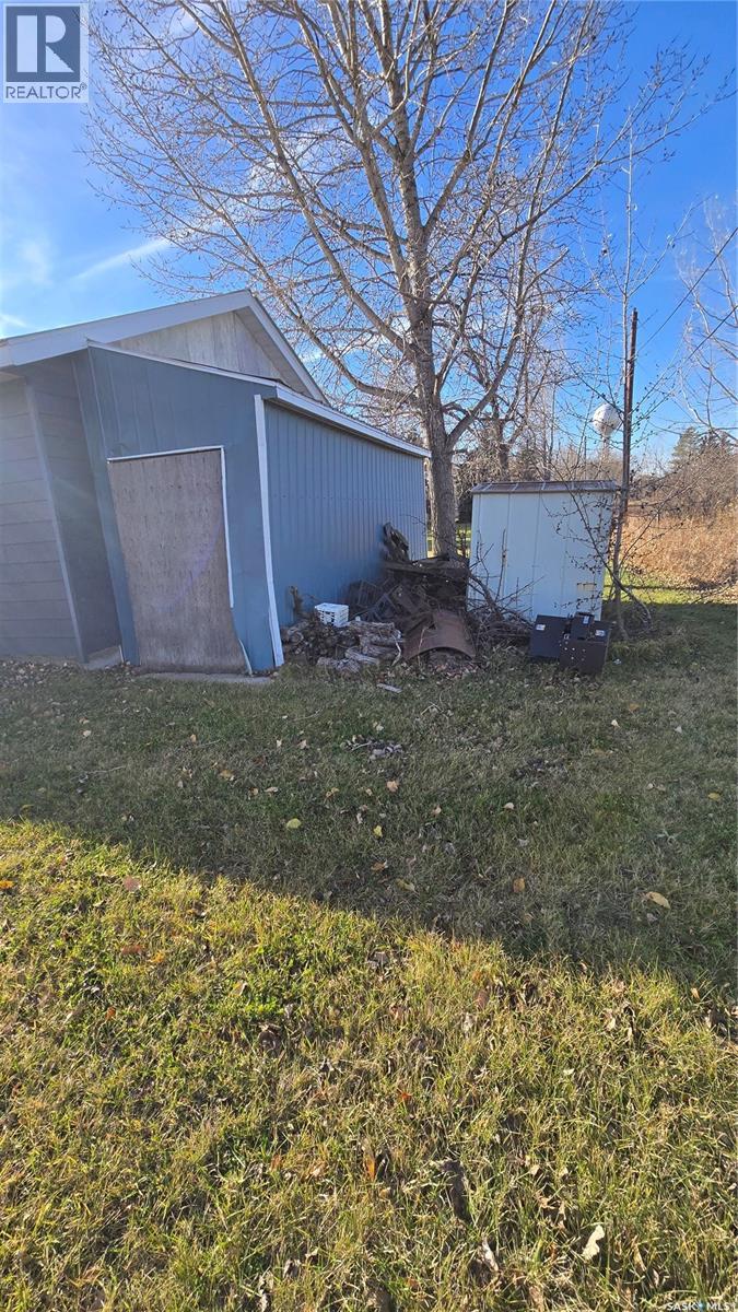 602 Boscurvis Avenue, Oxbow, Saskatchewan  S0C 2B0 - Photo 20 - SK023642
