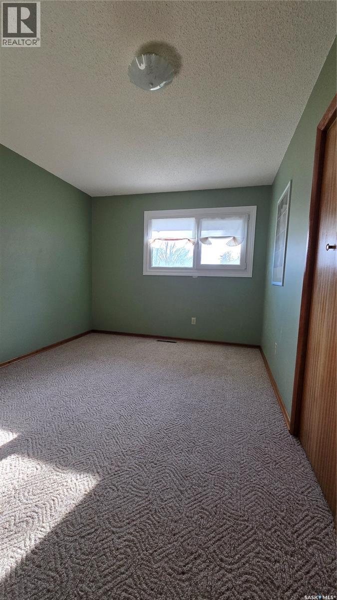 602 Boscurvis Avenue, Oxbow, Saskatchewan  S0C 2B0 - Photo 19 - SK023642
