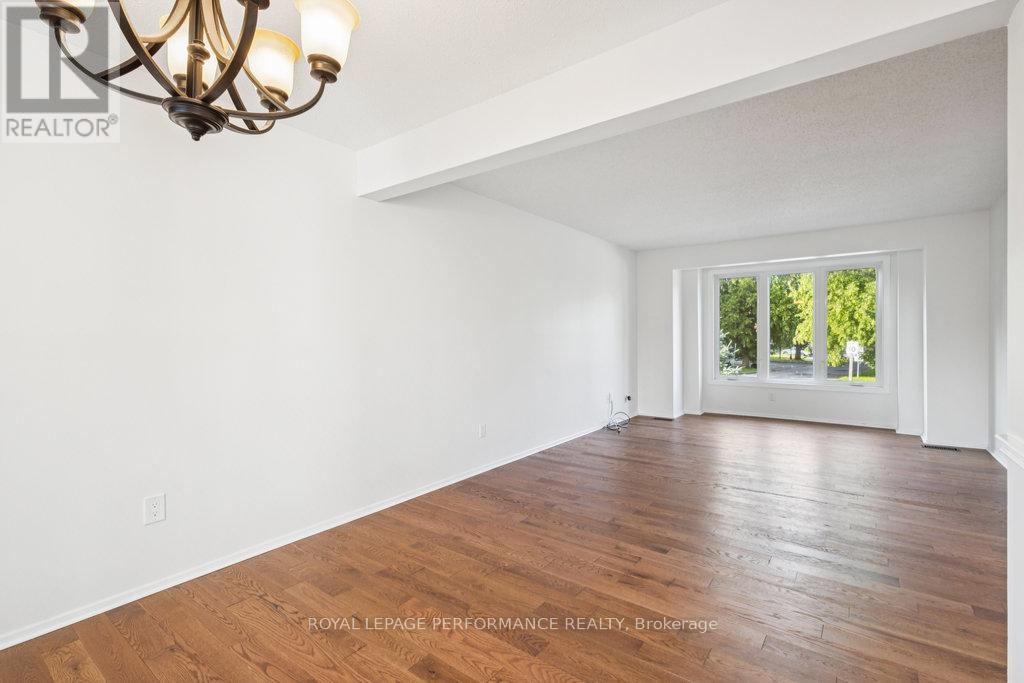 8 Gillespie Crescent, Ottawa, Ontario  K1V 9X8 - Photo 16 - X12480830