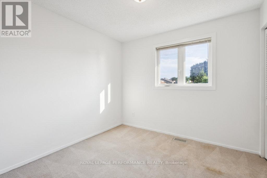 8 Gillespie Crescent, Ottawa, Ontario  K1V 9X8 - Photo 25 - X12480830