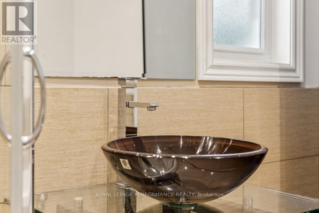 6 Gillespie Crescent, Ottawa, Ontario  K1V 9X8 - Photo 38 - X12480831