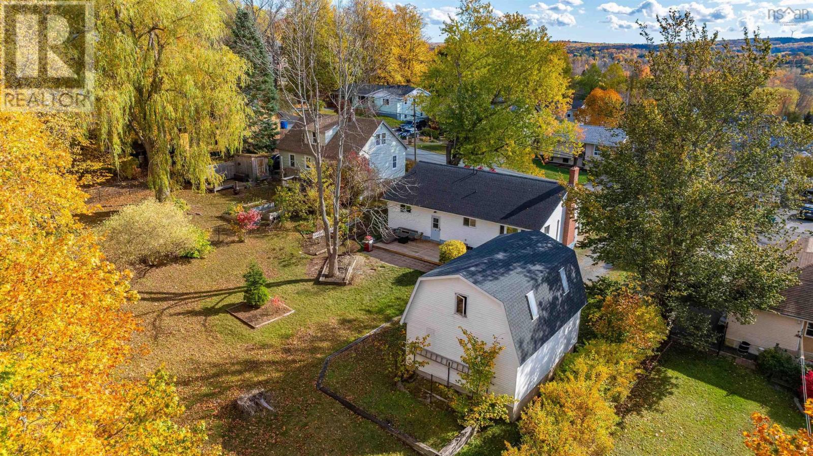 Property at 417 Wilson Street image 2