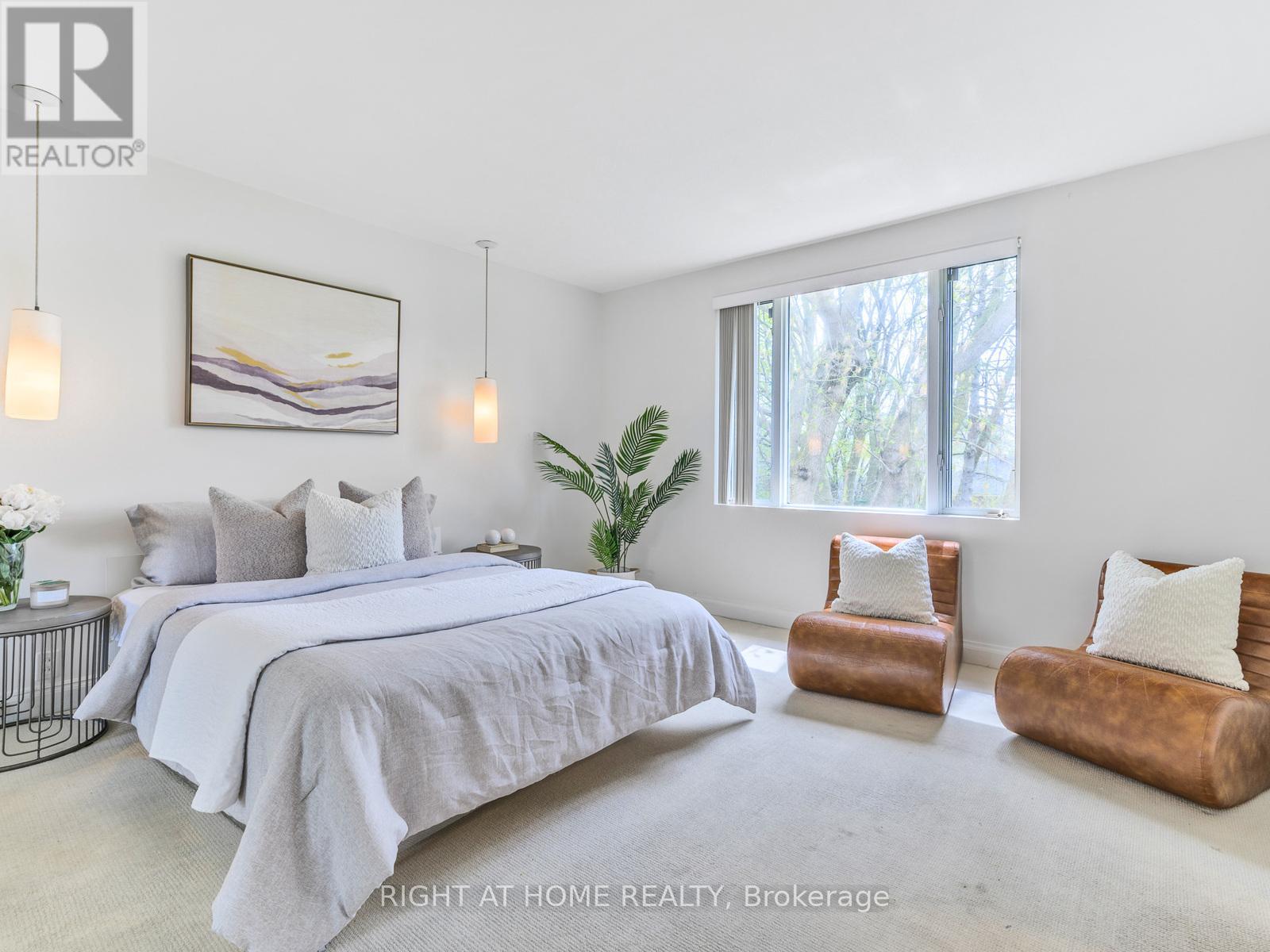 192 Old Forest Hill Road, Toronto, Ontario  M6C 2G9 - Photo 14 - C12527458