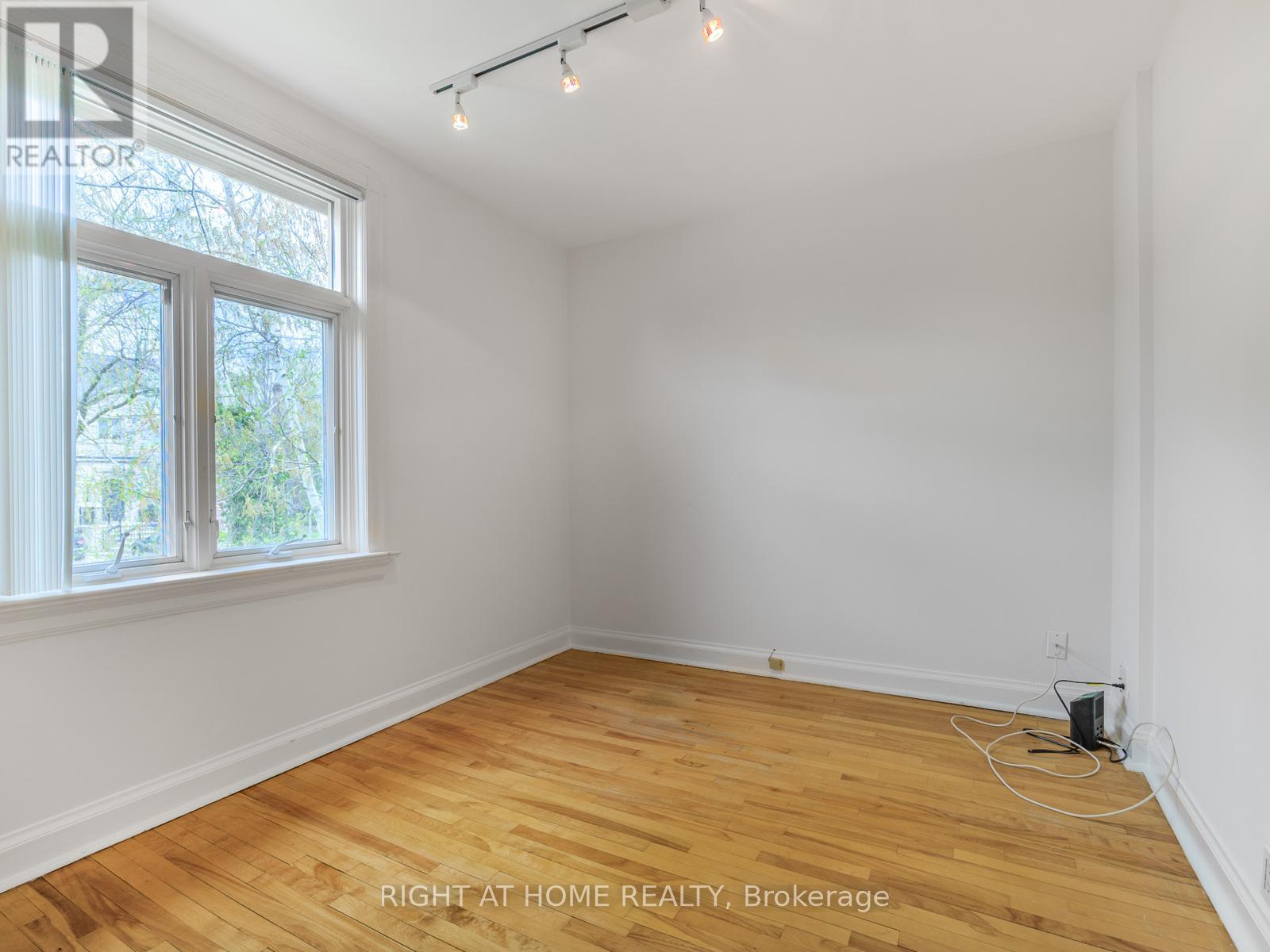 192 Old Forest Hill Road, Toronto, Ontario  M6C 2G9 - Photo 16 - C12527458