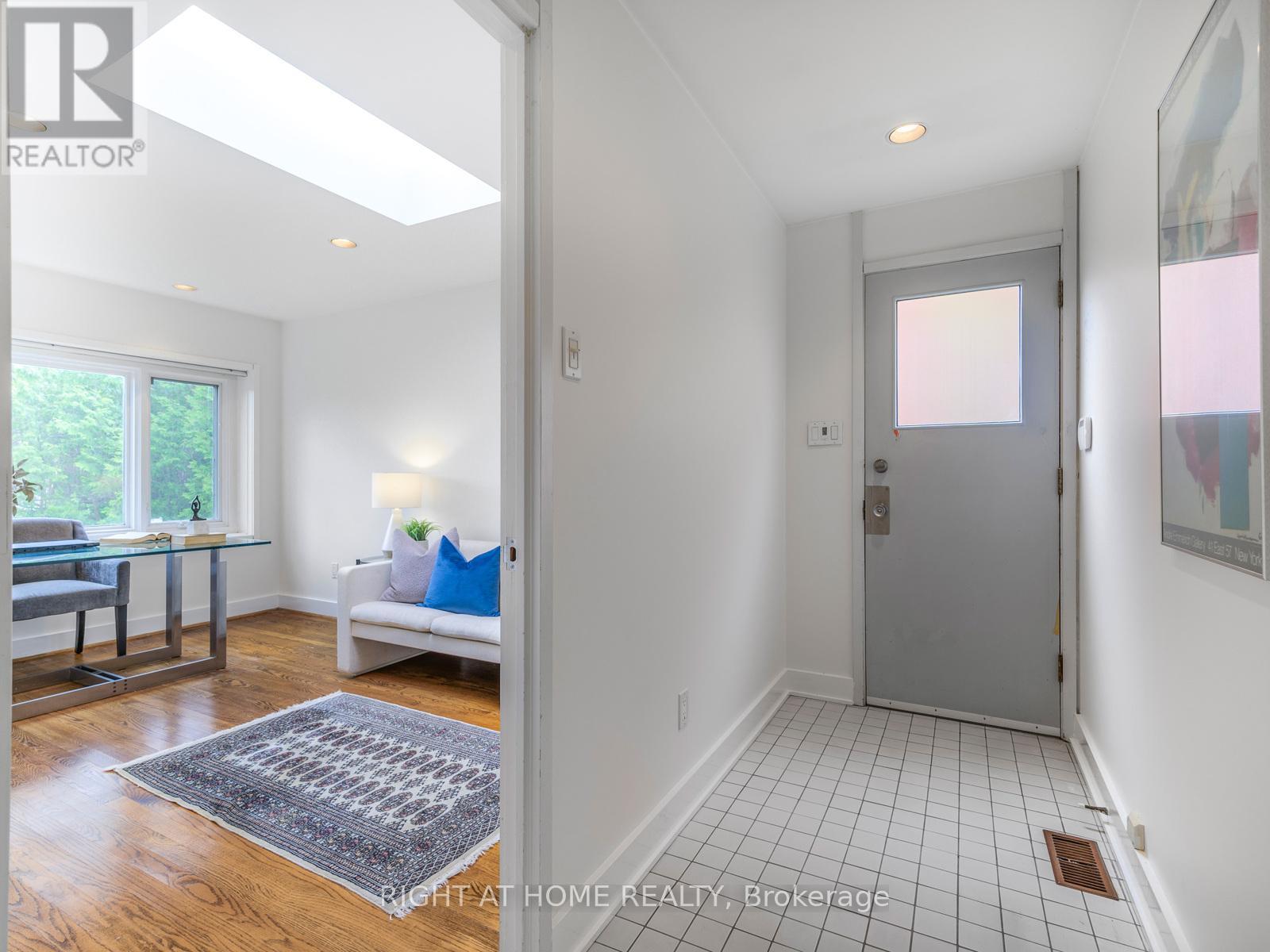 192 Old Forest Hill Road, Toronto, Ontario  M6C 2G9 - Photo 27 - C12527458