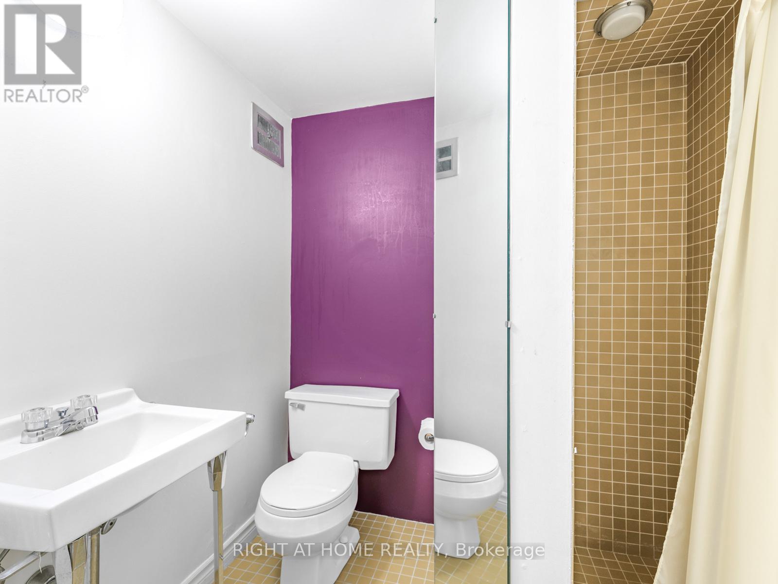 192 Old Forest Hill Road, Toronto, Ontario  M6C 2G9 - Photo 37 - C12527458