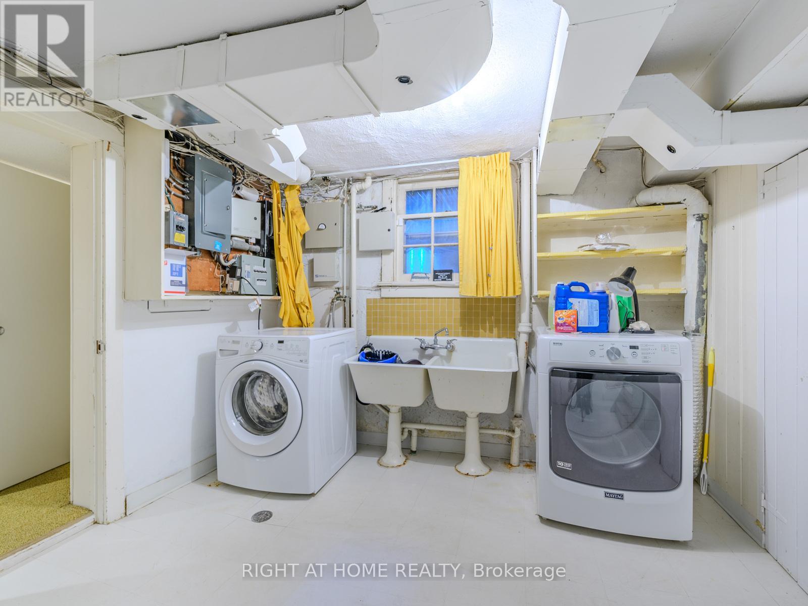 192 Old Forest Hill Road, Toronto, Ontario  M6C 2G9 - Photo 39 - C12527458