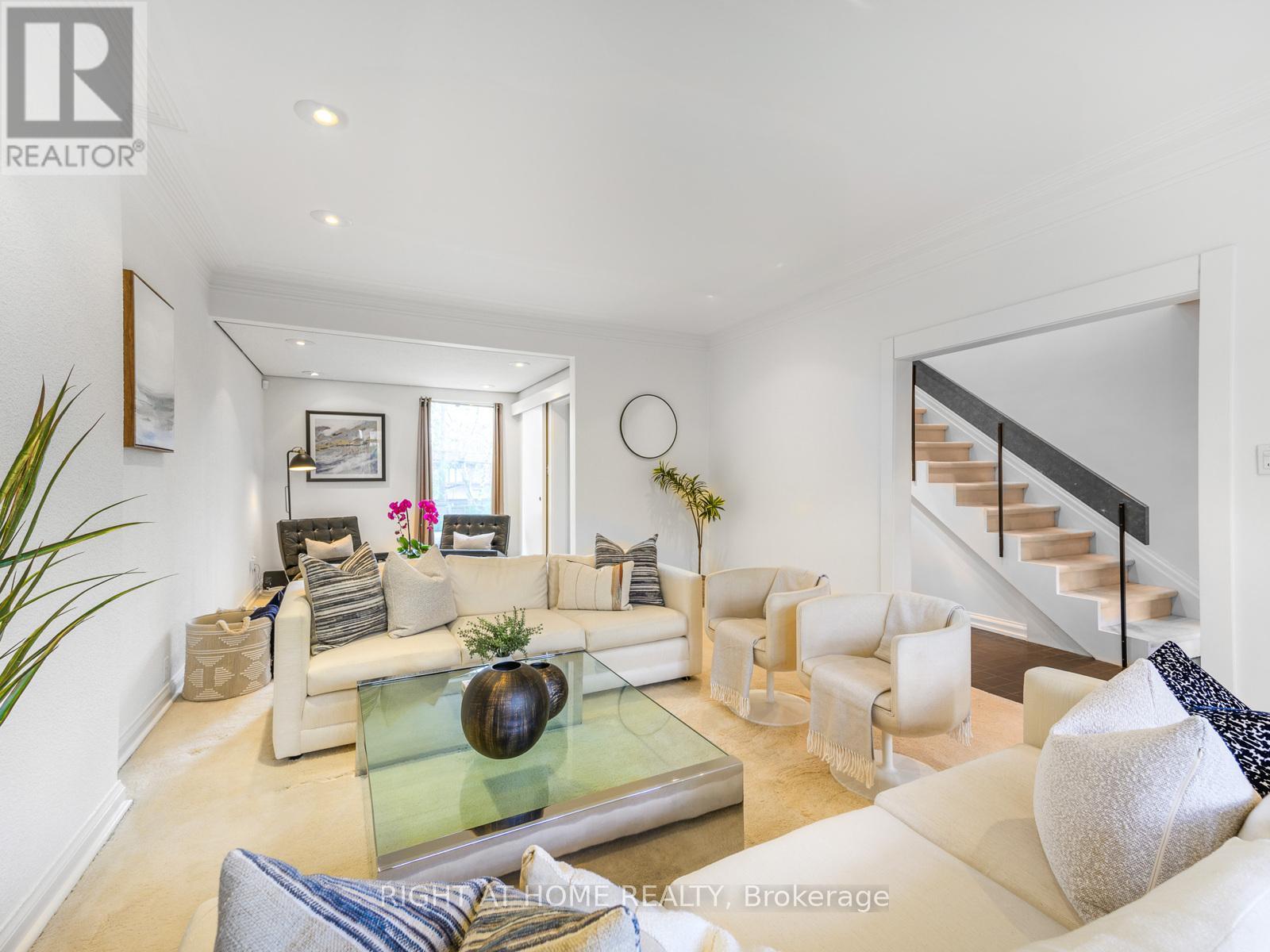 192 Old Forest Hill Road, Toronto, Ontario  M6C 2G9 - Photo 5 - C12527458