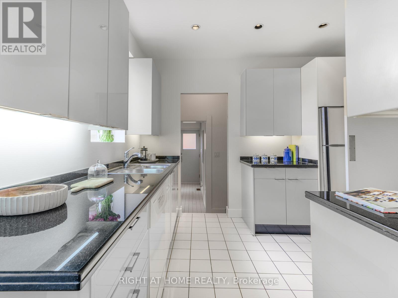 192 Old Forest Hill Road, Toronto, Ontario  M6C 2G9 - Photo 8 - C12527458