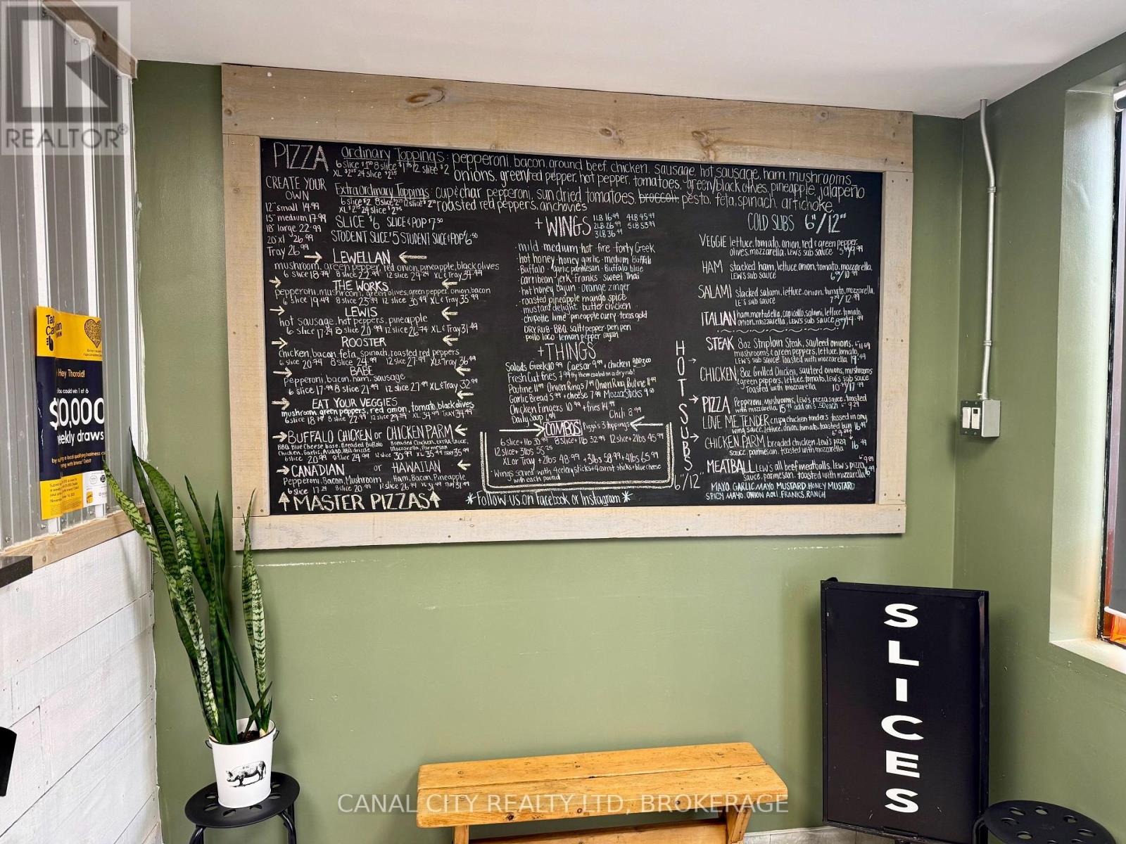 32 Front Street N, Thorold, Ontario  L2V 1X5 - Photo 4 - X12522506