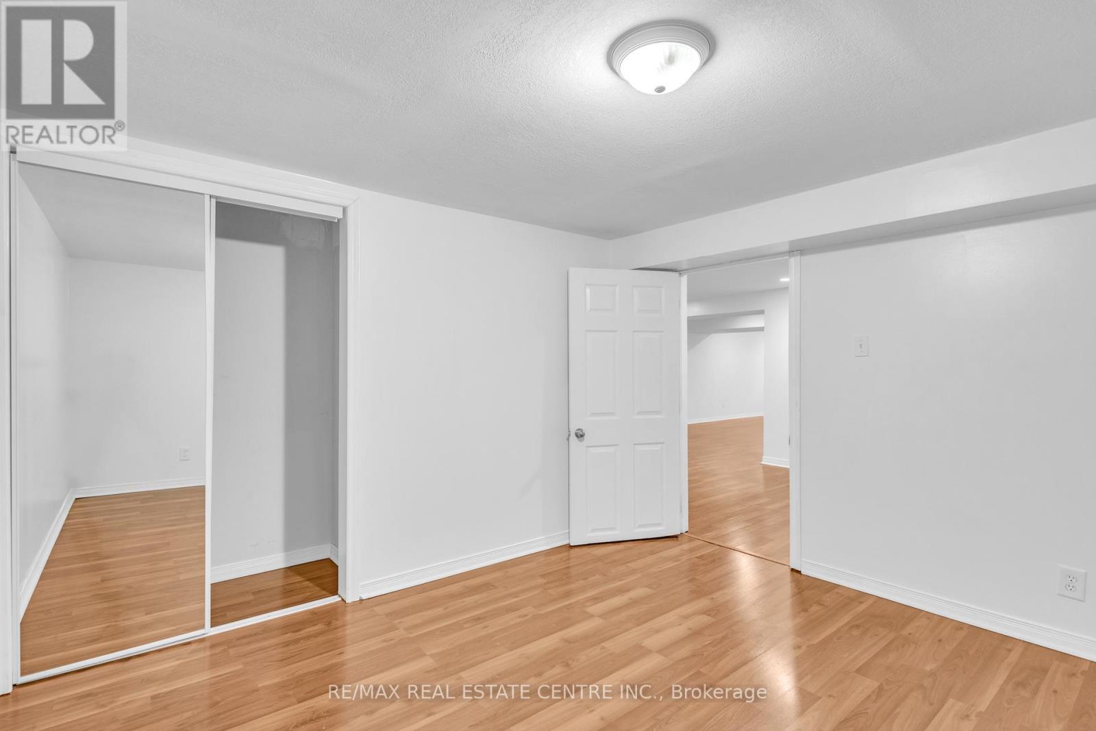 741 Mullin Way, Burlington, Ontario  L7L 4J8 - Photo 34 - W12527432