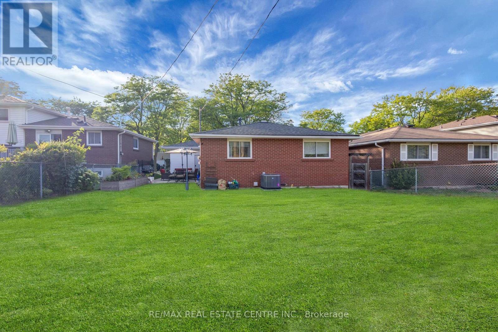 741 Mullin Way, Burlington, Ontario  L7L 4J8 - Photo 38 - W12527432