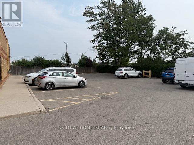 4 - 3018 Winston Churchill Boulevard, Mississauga, Ontario  L5L 2V7 - Photo 2 - W12527436