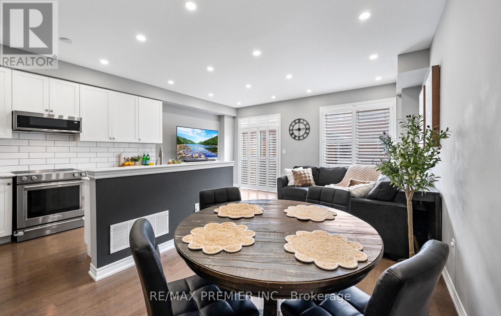 66 True Blue Crescent, Caledon, Ontario  L7E 4K7 - Photo 8 - W12527464