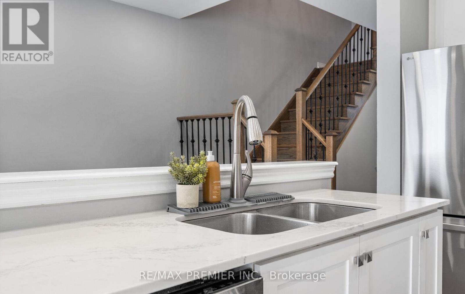 66 True Blue Crescent, Caledon, Ontario  L7E 4K7 - Photo 9 - W12527464