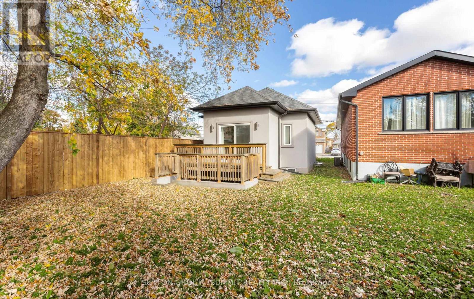 1050 Caven Street, Mississauga, Ontario  L5G 4J4 - Photo 20 - W12527466