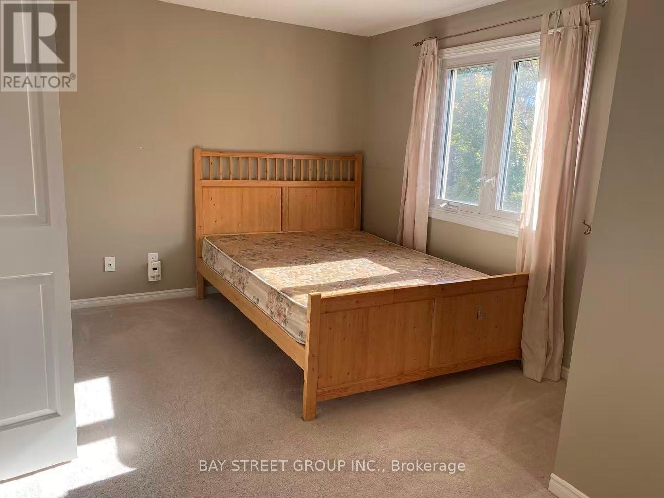 135 Walmer Gardens, London North, Ontario  N6G 4H2 - Photo 15 - X12527438