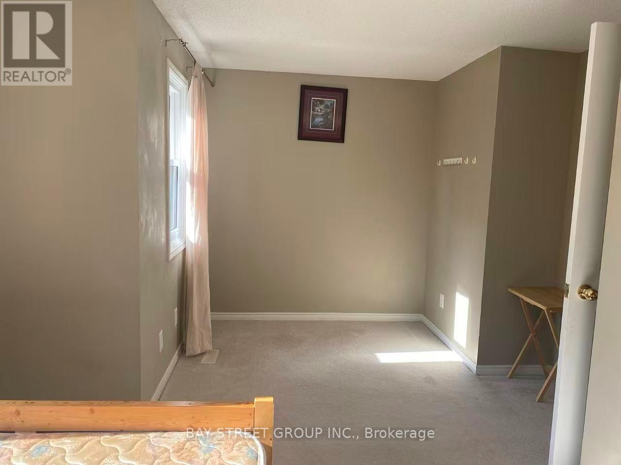 135 Walmer Gardens, London North, Ontario  N6G 4H2 - Photo 16 - X12527438