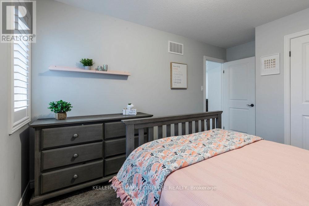 70 Dennis Drive, West Lincoln, Ontario  L0R 2A0 - Photo 29 - X12527468