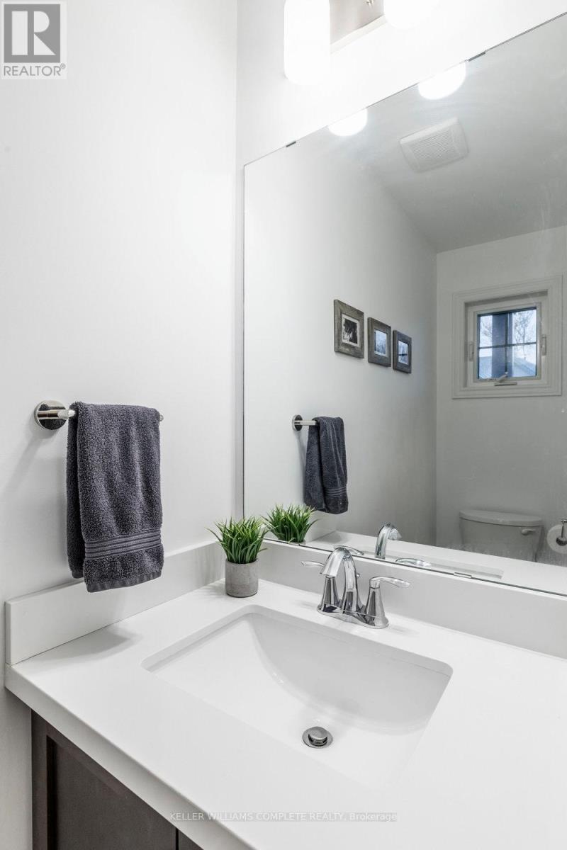 70 Dennis Drive, West Lincoln, Ontario  L0R 2A0 - Photo 5 - X12527468