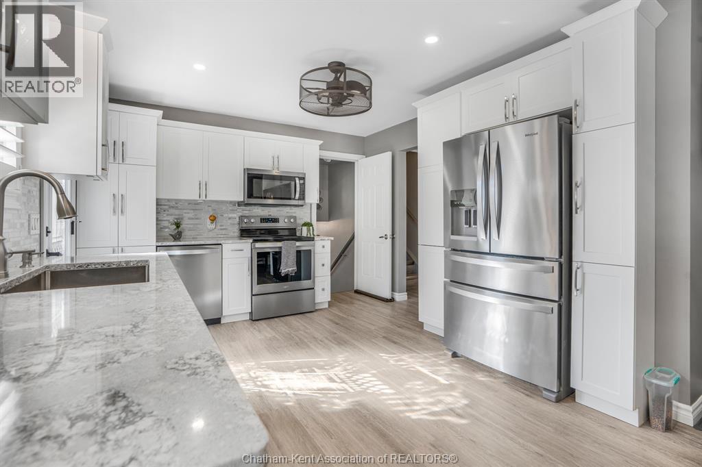 MLS# 25027729: 22 Dove PLACE, Chatham, Canada