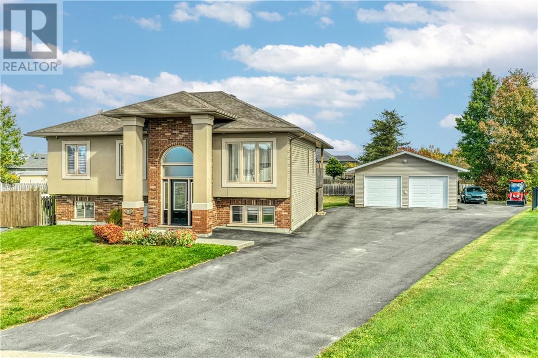 284 Asterwood Court, Greater Sudbury, Ontario P3P 0C2 - Photo 1 - 2125585