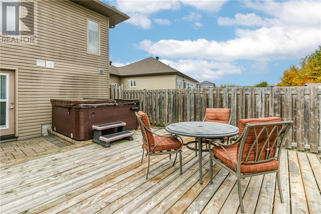 284 Asterwood Court, Greater Sudbury, Ontario P3P 0C2 - Photo 7 - 2125585