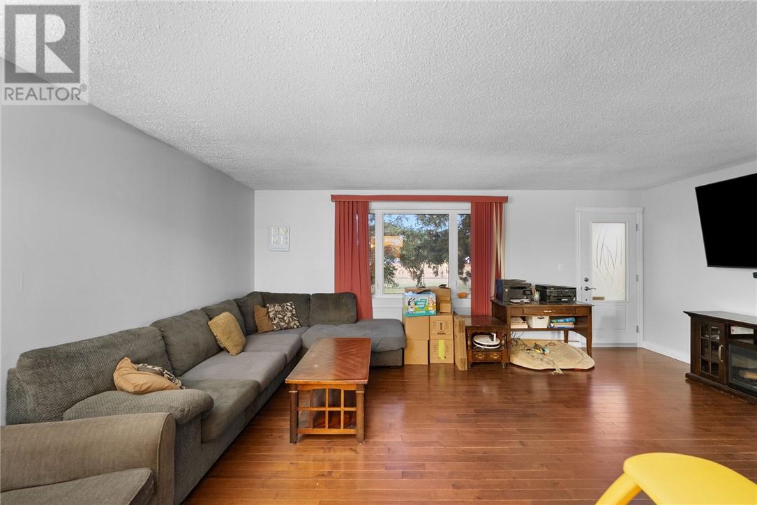 3783 Swanson Court, Val Caron, Ontario  P3N 1J5 - Photo 13 - 2125542