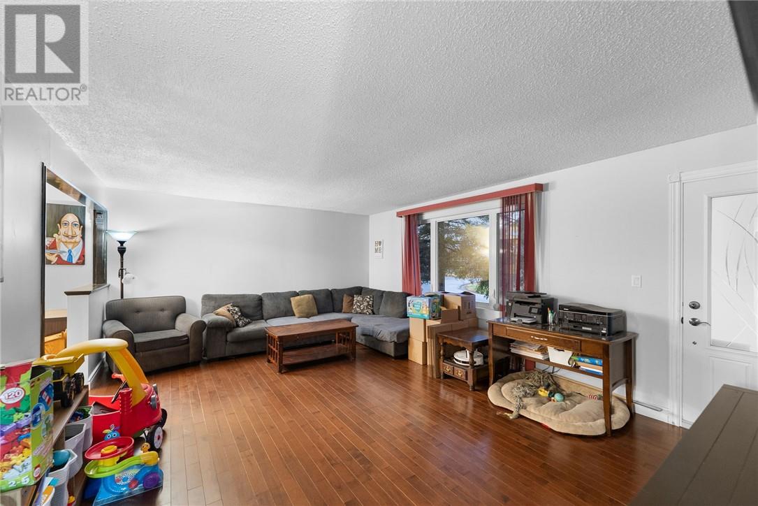 3783 Swanson Court, Val Caron, Ontario  P3N 1J5 - Photo 14 - 2125542