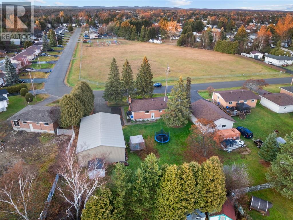 3783 Swanson Court, Val Caron, Ontario  P3N 1J5 - Photo 6 - 2125542