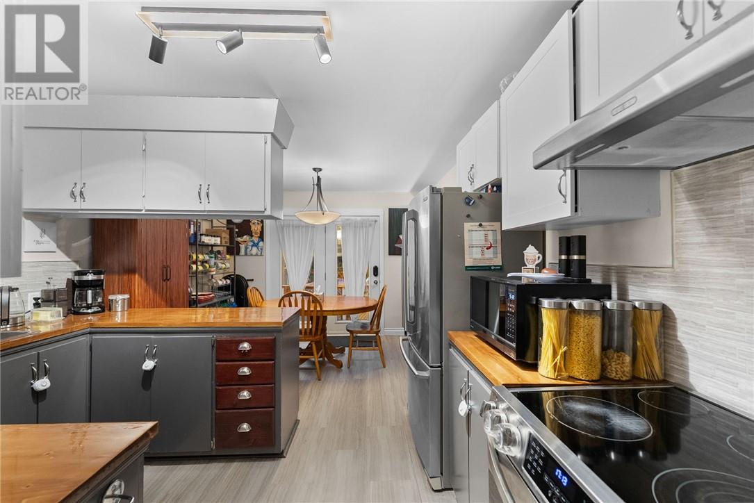 3783 Swanson Court, Val Caron, Ontario  P3N 1J5 - Photo 8 - 2125542