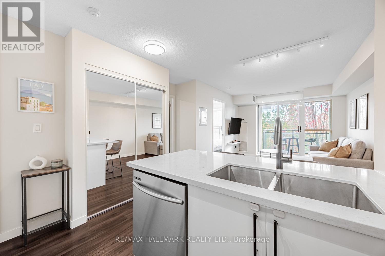 510 - 120 Dallimore Circle, Toronto, Ontario  M3C 4J1 - Photo 2 - C12527522