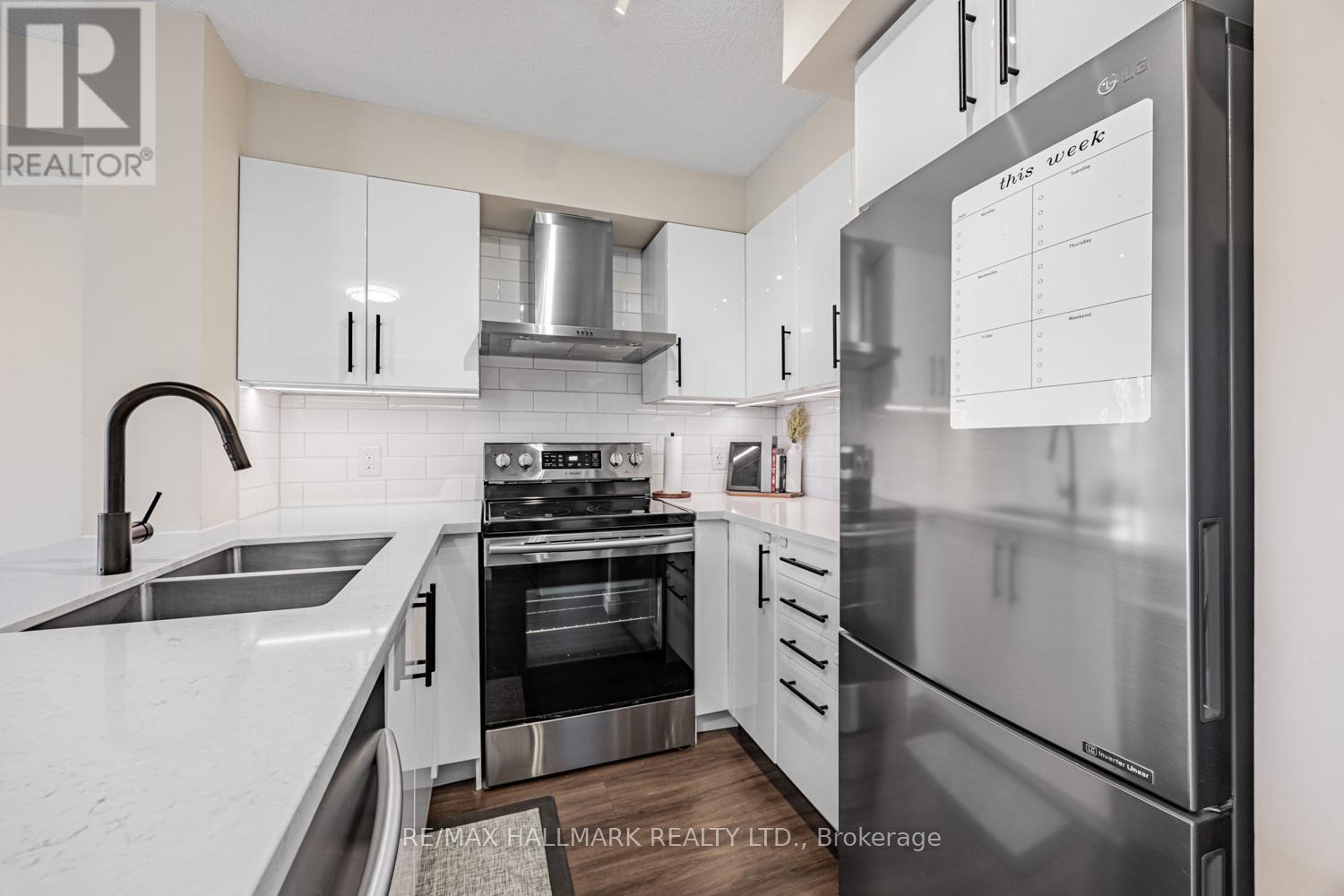 510 - 120 Dallimore Circle, Toronto, Ontario  M3C 4J1 - Photo 3 - C12527522