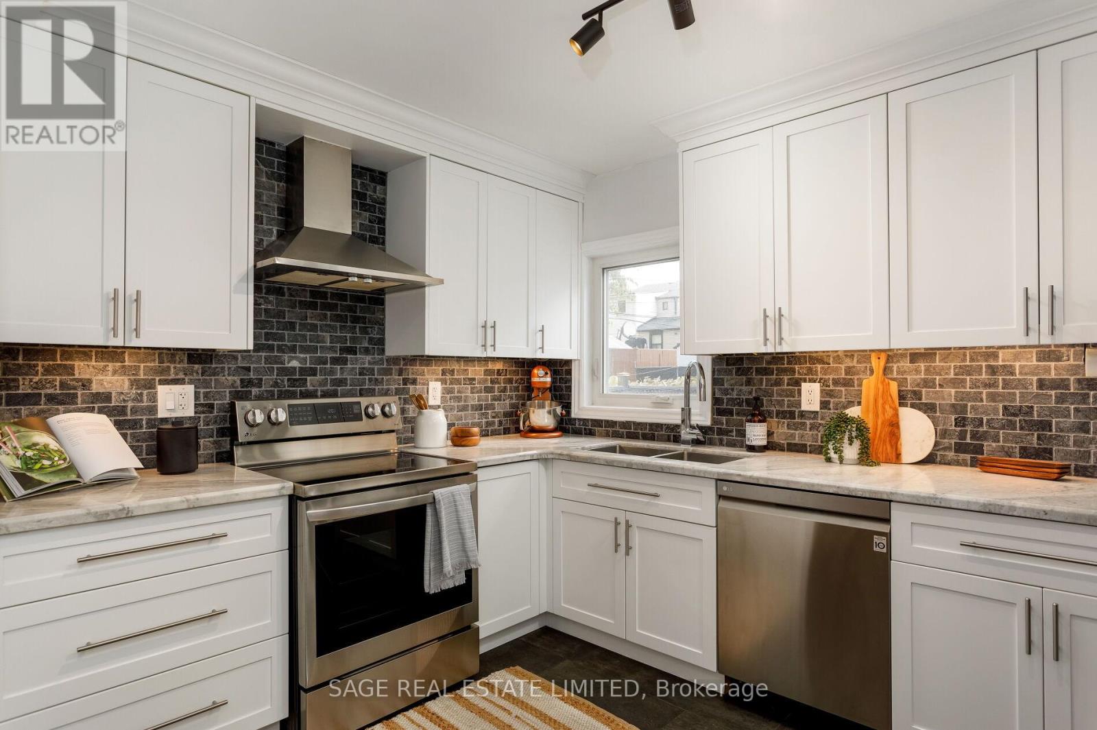 573 Sammon Avenue, Toronto, Ontario  M4C 2E1 - Photo 12 - E12527500