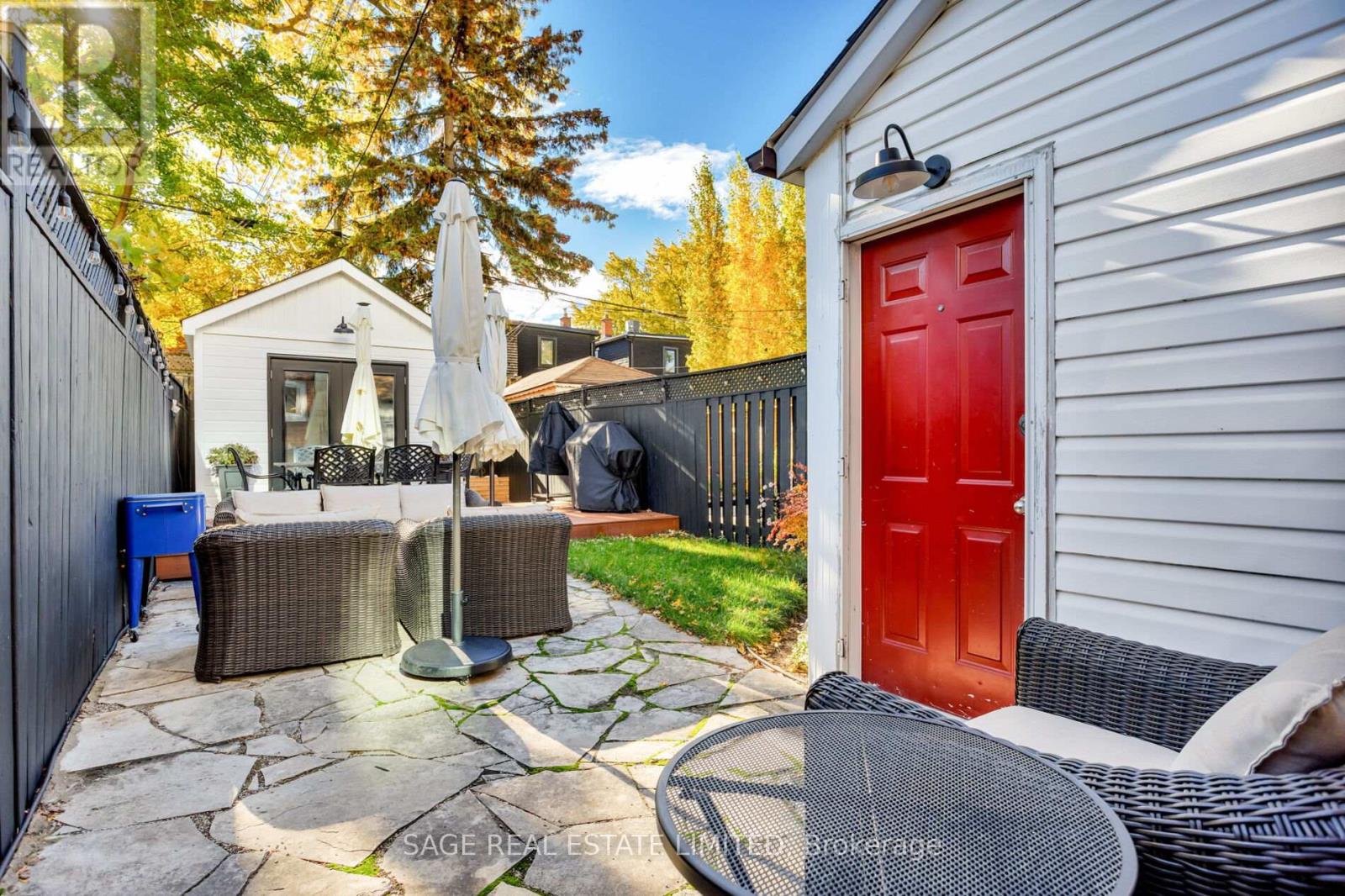 573 Sammon Avenue, Toronto, Ontario  M4C 2E1 - Photo 14 - E12527500