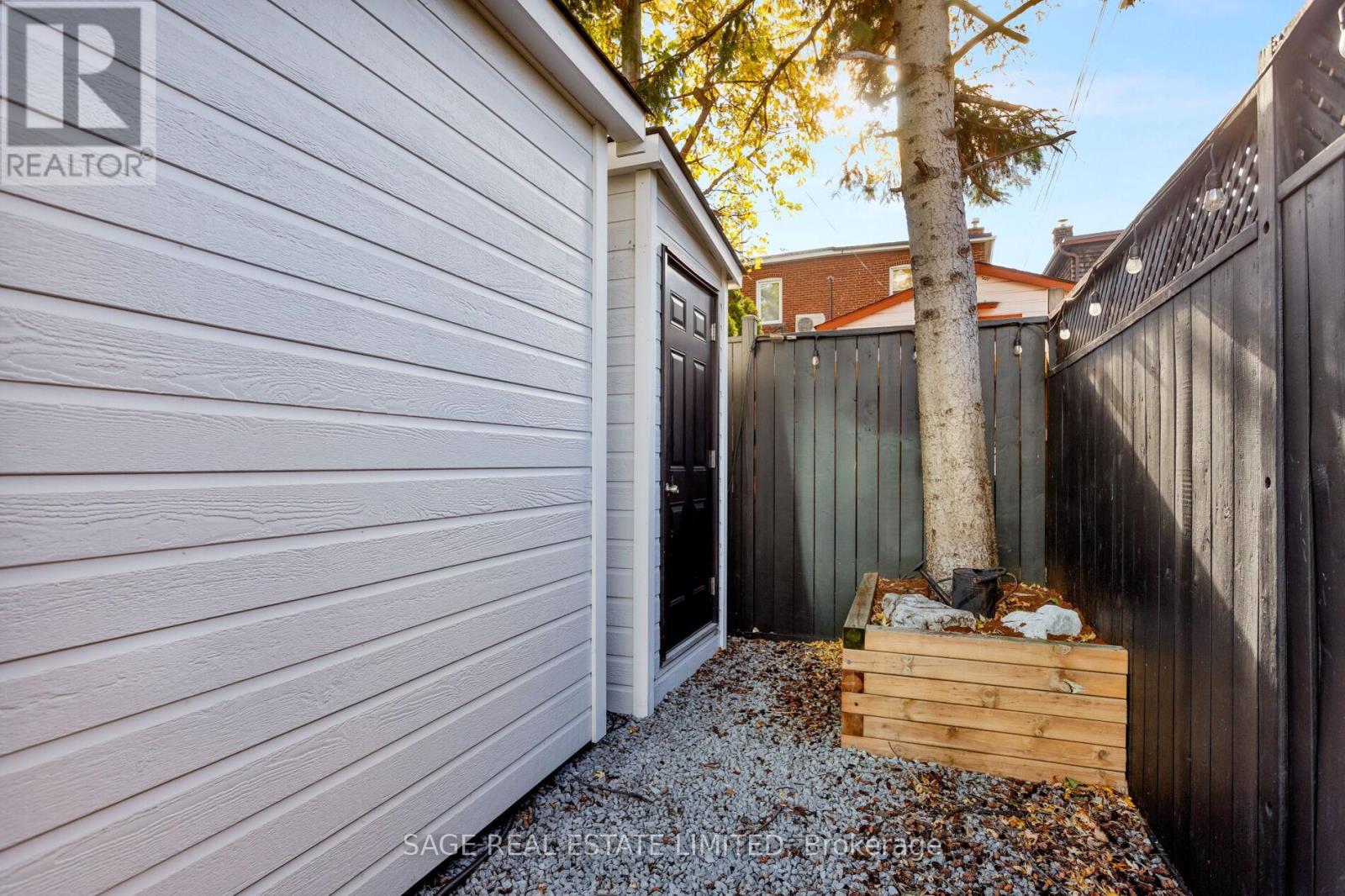 573 Sammon Avenue, Toronto, Ontario  M4C 2E1 - Photo 23 - E12527500