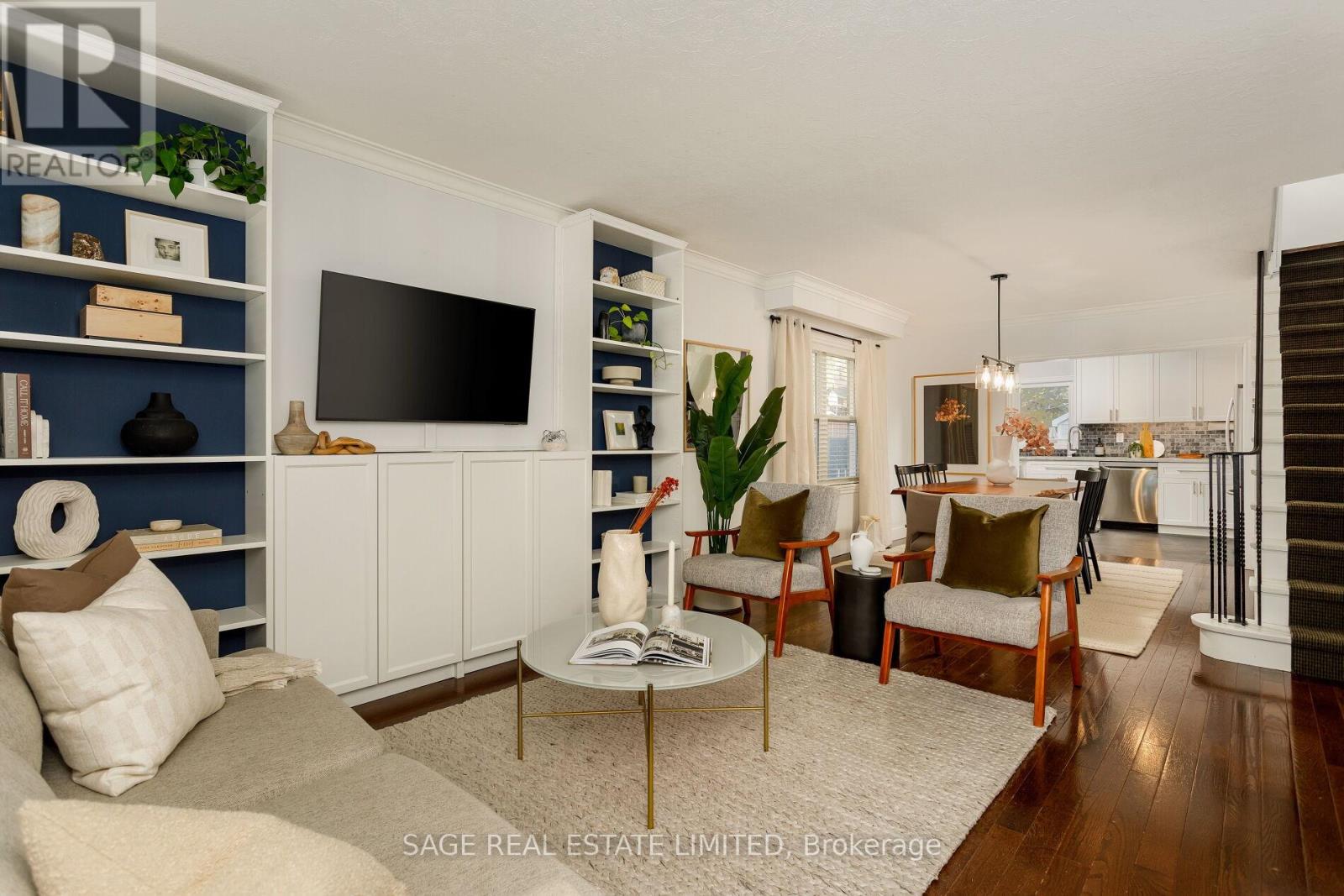 573 Sammon Avenue, Toronto, Ontario  M4C 2E1 - Photo 3 - E12527500