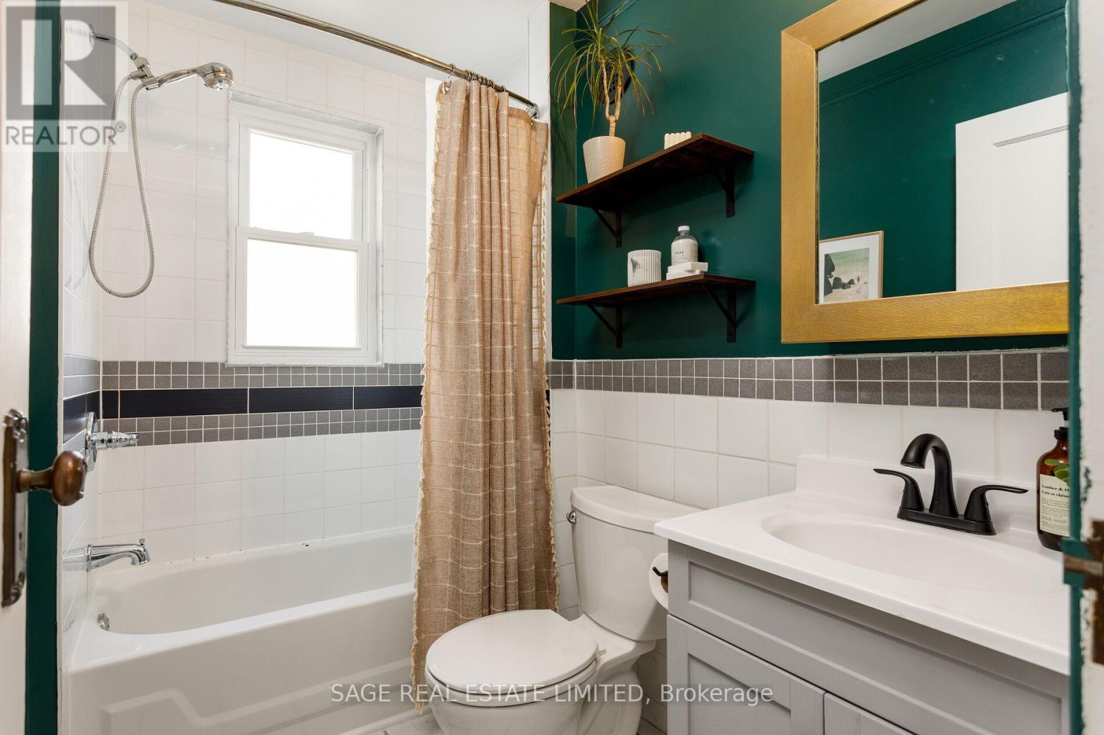 573 Sammon Avenue, Toronto, Ontario  M4C 2E1 - Photo 31 - E12527500