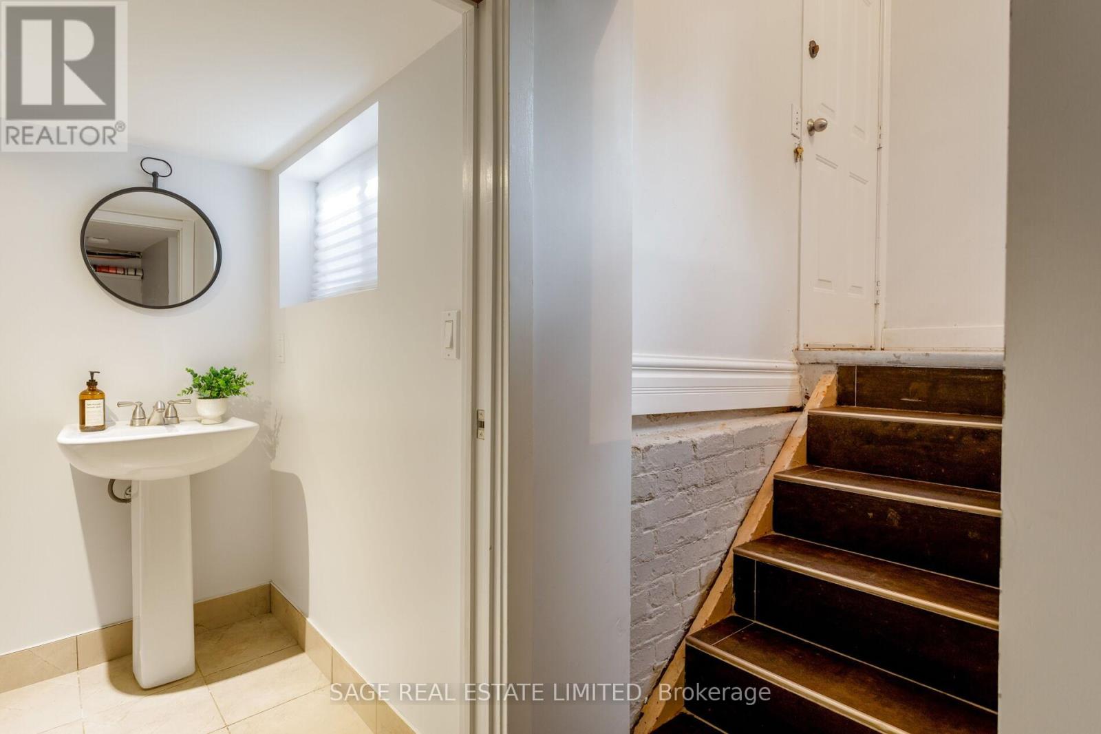 573 Sammon Avenue, Toronto, Ontario  M4C 2E1 - Photo 36 - E12527500