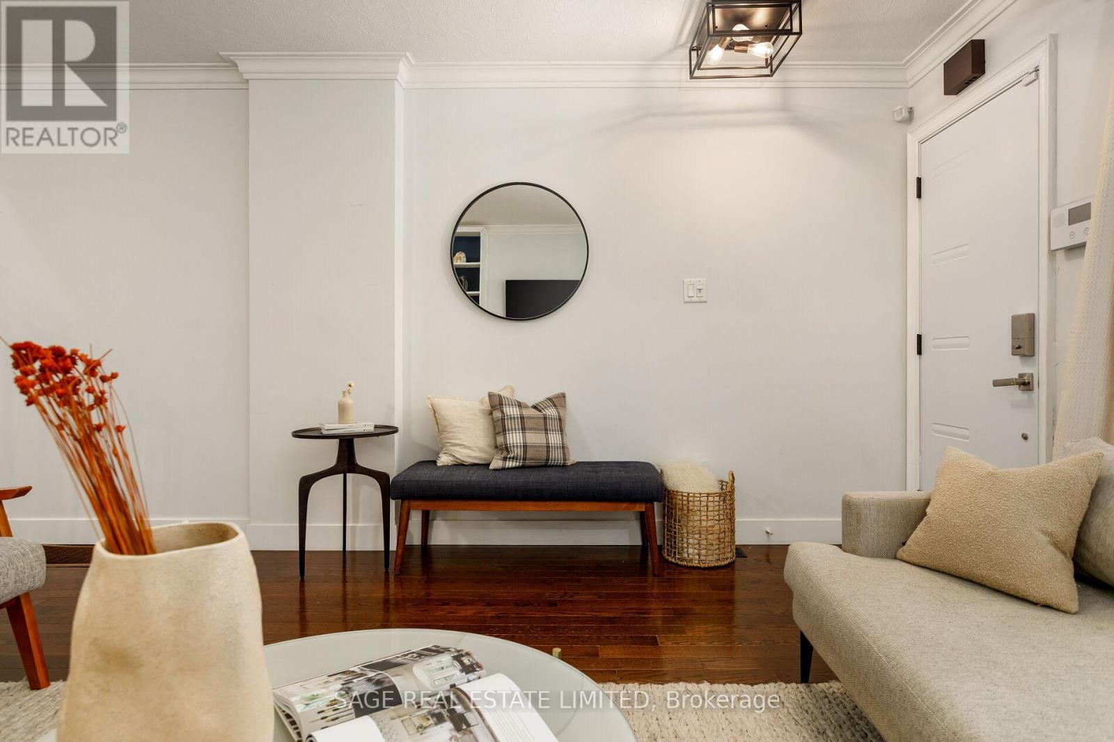 573 Sammon Avenue, Toronto, Ontario  M4C 2E1 - Photo 6 - E12527500