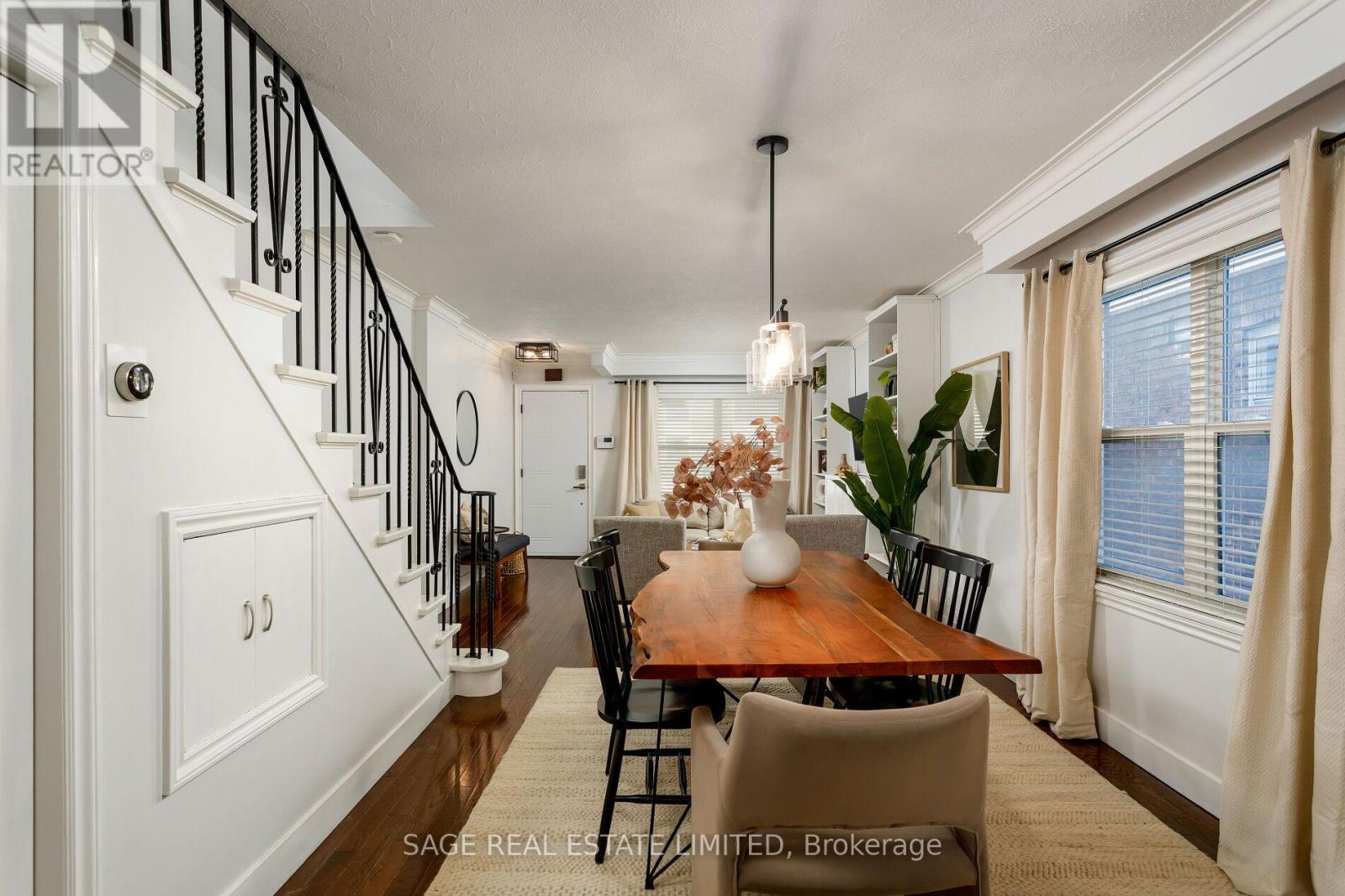 573 Sammon Avenue, Toronto, Ontario  M4C 2E1 - Photo 7 - E12527500