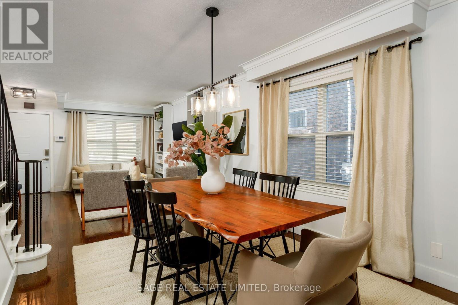 573 Sammon Avenue, Toronto, Ontario  M4C 2E1 - Photo 9 - E12527500