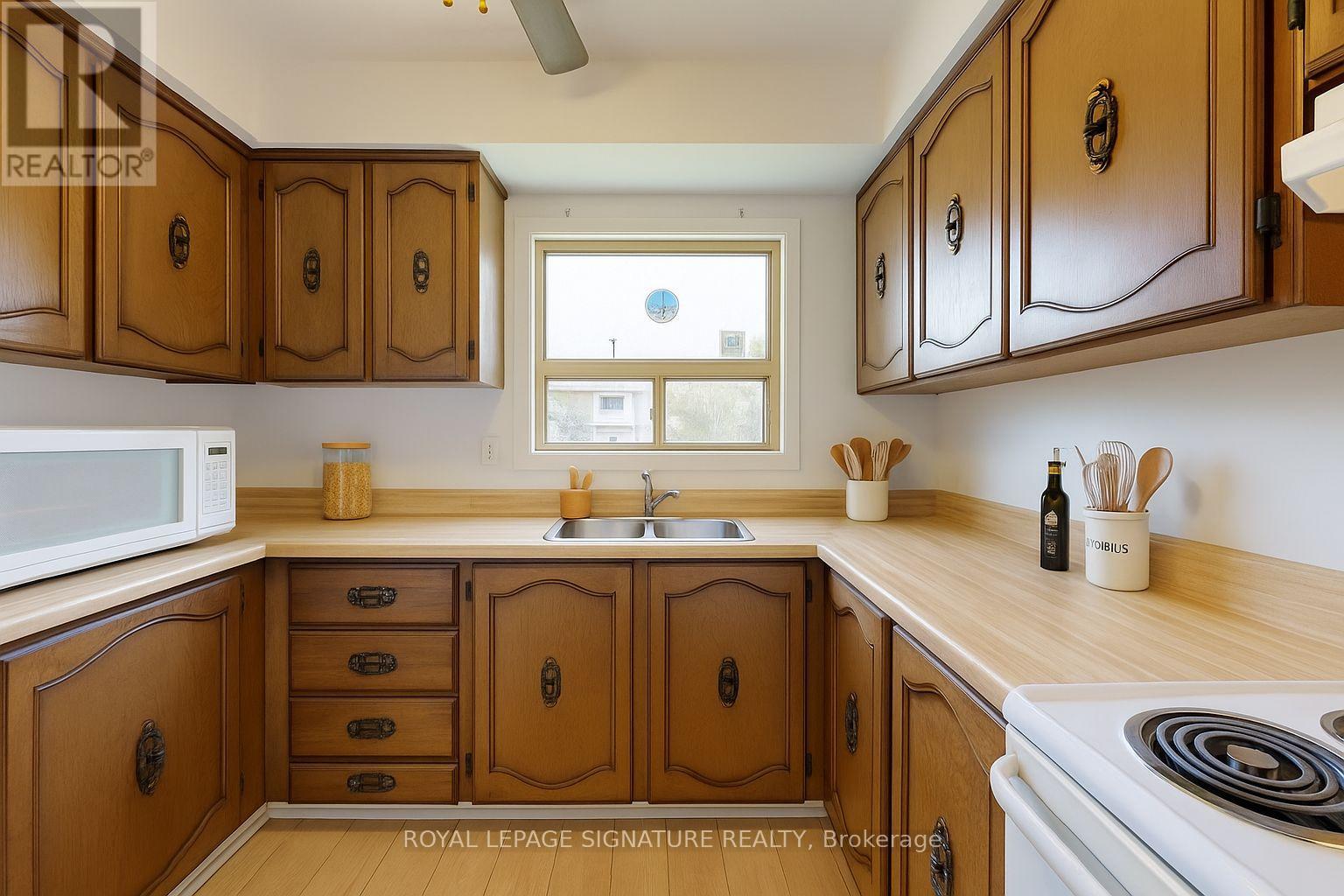 35 Crittenden Square, Toronto, Ontario  M1B 1V2 - Photo 4 - E12527510