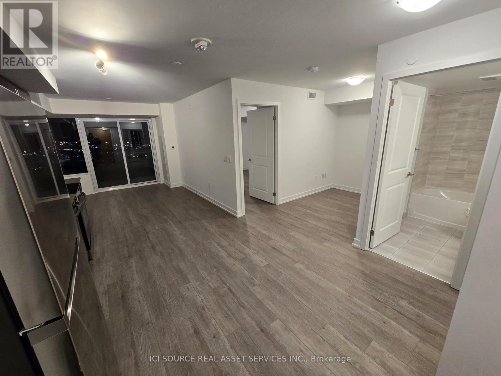 2101 - 1435 Celebration Drive, Pickering, Ontario  L1W 0C4 - Photo 8 - E12527512